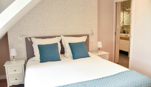 Double Room (Guillaume Appolinaire)
