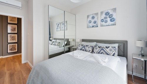 Apartment (56 H)