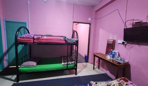 Room No 6 Jambo