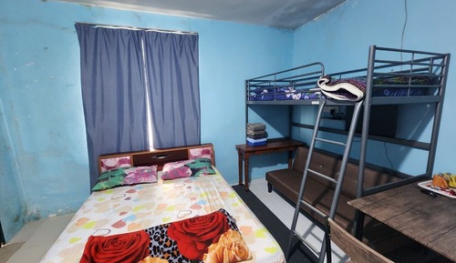 Room No 12 Hello
