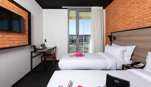 Standard Twin Room
