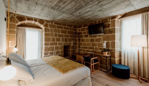 Double Room, City View (3)