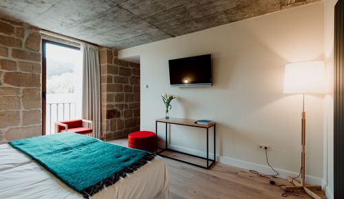 Room, Vineyard View (5)