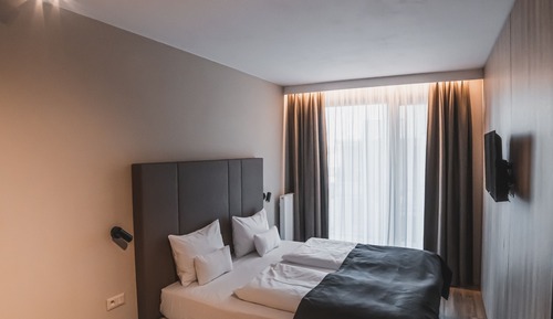 Suite, Balcony