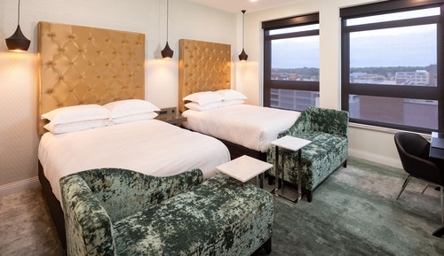 Standard Room, 2 Queen Beds, City View (Dazzling Green QQ)