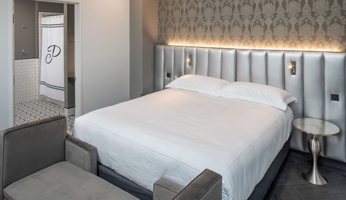 Standard Room, 1 King Bed, Accessible, City View (Silver King Accessible)