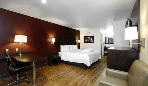 Premium Room, 1 King Bed (Upgraded Bedding & Snack, Smoke Free)