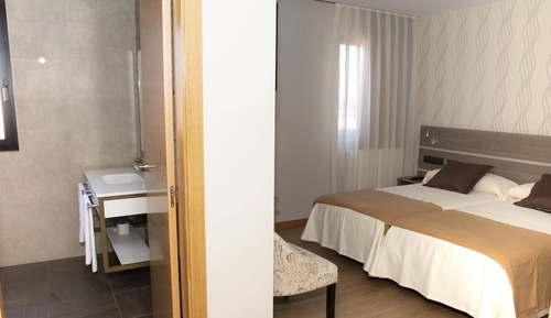 Twin Room, Private Bathroom