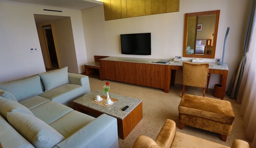 Suite (A)