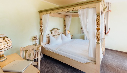 Honeymoon Room