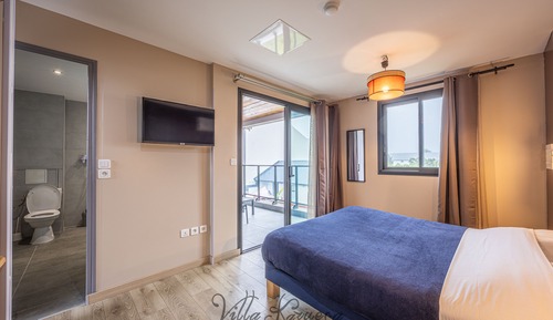Comfort Double Room, Ensuite, Mountain View
