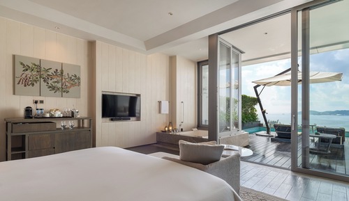 Panoramic Ocean View Pool King