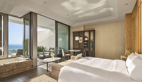 Deluxe Room, 1 King Bed, Ocean View