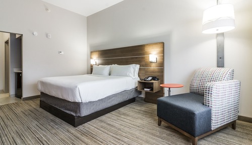Standard Room, 1 King Bed, Accessible (Mobility, Roll-In Shower)