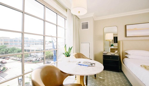 Deluxe Room, 1 King Bed (Deluxe King)