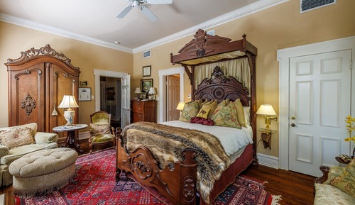 Deluxe Room, 1 Queen Bed, Fireplace (Tiller)