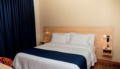 Single Room, 1 Queen Bed