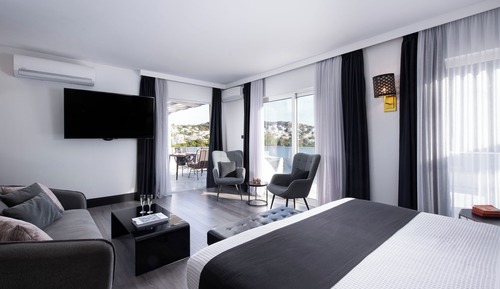 Executive Suite, Jetted Tub, Sea View