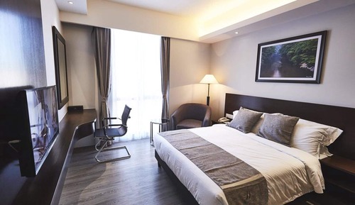 Premier Double Room, City View