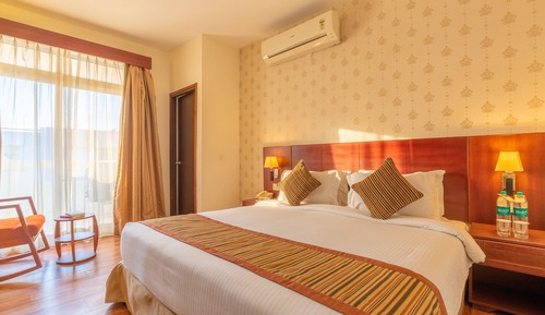 Luxury Studio, 1 King Bed, Kitchenette, Executive Level