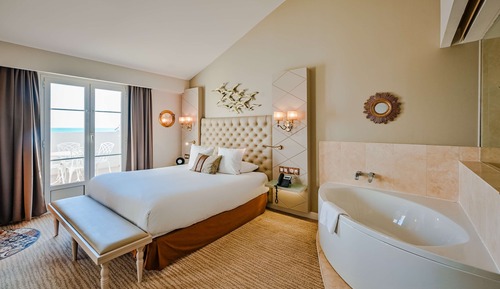 Suite, 1 King Bed (Tropezienne)