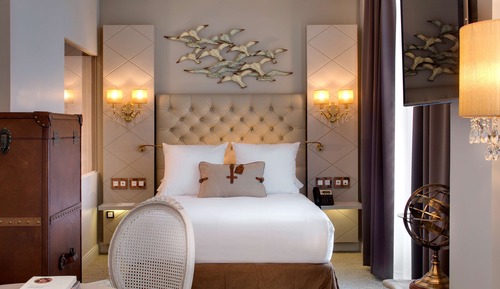 Deluxe Room, 1 Queen Bed (Classic)