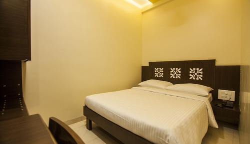 Standard Double Room, Smoking