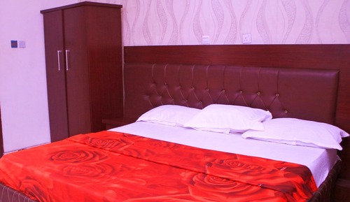 Basic Suite, 1 Bedroom, Non Smoking, Private Bathroom