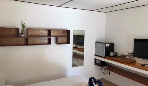 Deluxe Room, 1 King Bed, Lanai, Poolside