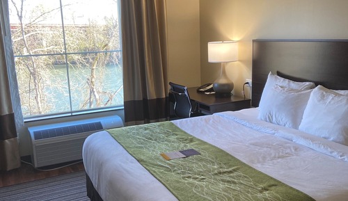 Room, 1 King Bed, Non Smoking, River View