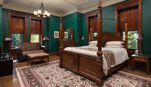 Colonel's Green Room