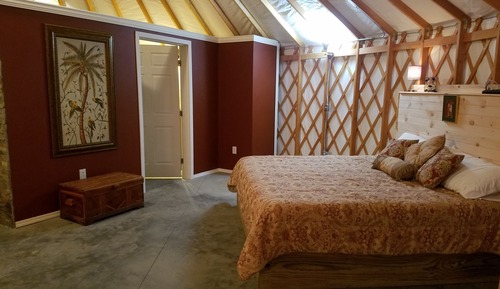 Cazenovia Yurt with Kitchenette and Full Bathroom (Breakfast Items Provided)