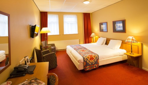 Deluxe Room, 2 Twin Beds, Bathtub