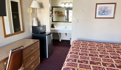 Standard Double Room, 1 Queen Bed