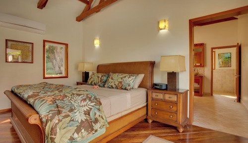 3 Bedroom Beach Villa with Pool