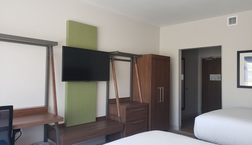 Standard Room, 2 Queen Beds, Mobility Accessible (Accessible Tub)