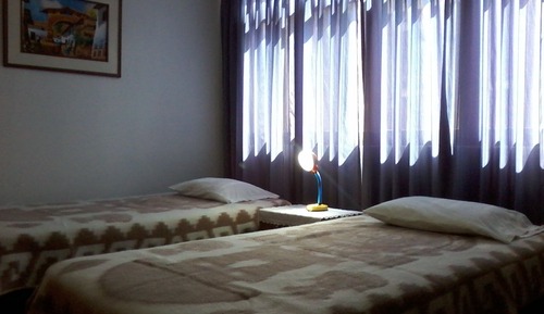 Twin Room, 2 Twin Beds, Shared Bathroom