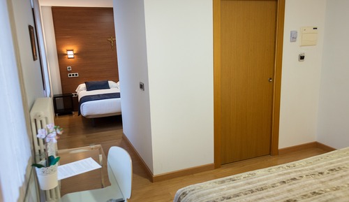 Double Room (with 2 extra beds)