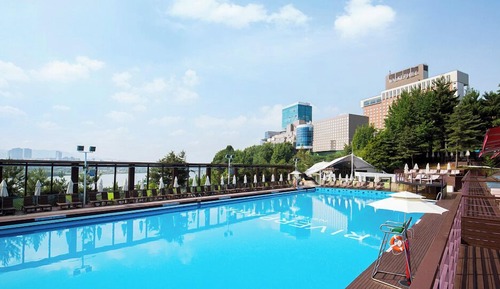 [Package] Deluxe Twin River View + Admission of outside pool(Gold season) +BAR HOUR +Summer Giveaway