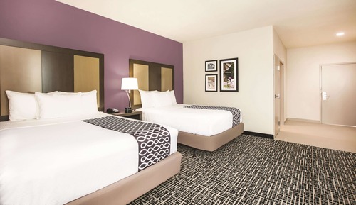 Room, 2 Queen Beds, Accessible, Non Smoking (Tub with Grab Bars)