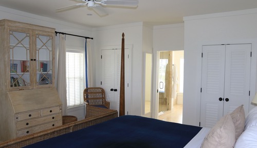 Hibiscus Suite - 1 King Bed (Harbor & Ocean Views)