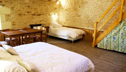 Family Room, Multiple Beds, Private Bathroom, Park View (Chambre du Pigeonnier ou du Prunier)