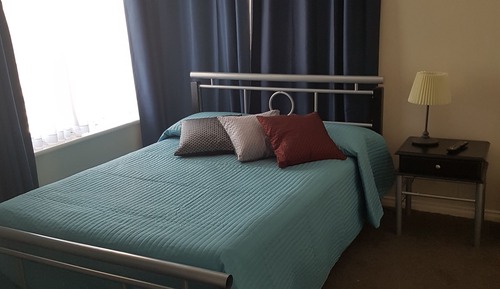 Double Room with Shared Bathroom (3)