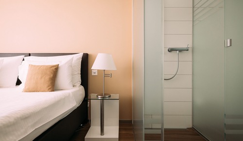 Modern Double Room with Balcony 
