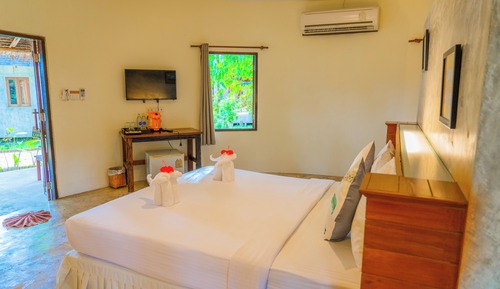 Deluxe Double Room with Garden View