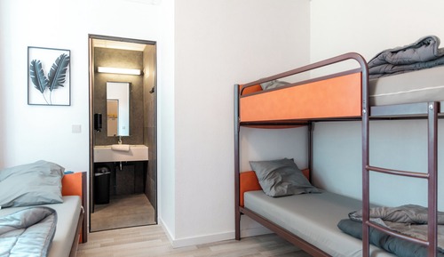 Shared Dormitory, Women only, Private Bathroom