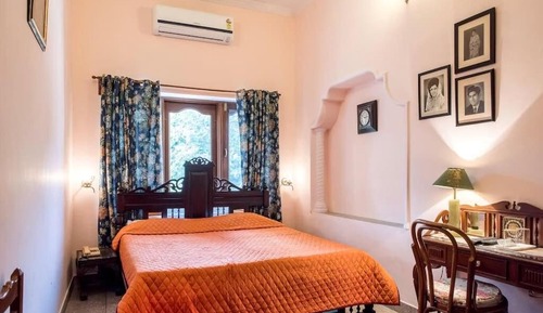 Standard Room, 1 Double or 2 Twin Beds