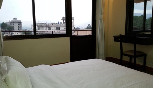 Deluxe Double Room, 1 Bedroom, Smoking, City View