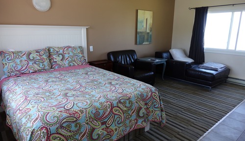 Comfort Room, 1 Queen Bed, Ocean View