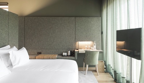 Prestige Room